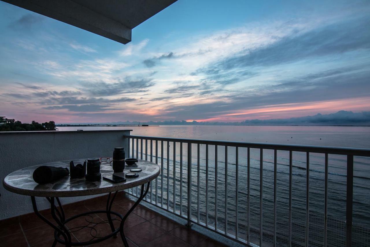 Apartamento En Primera Linea De Mar Sant Carlos de la Ràpita Dış mekan fotoğraf